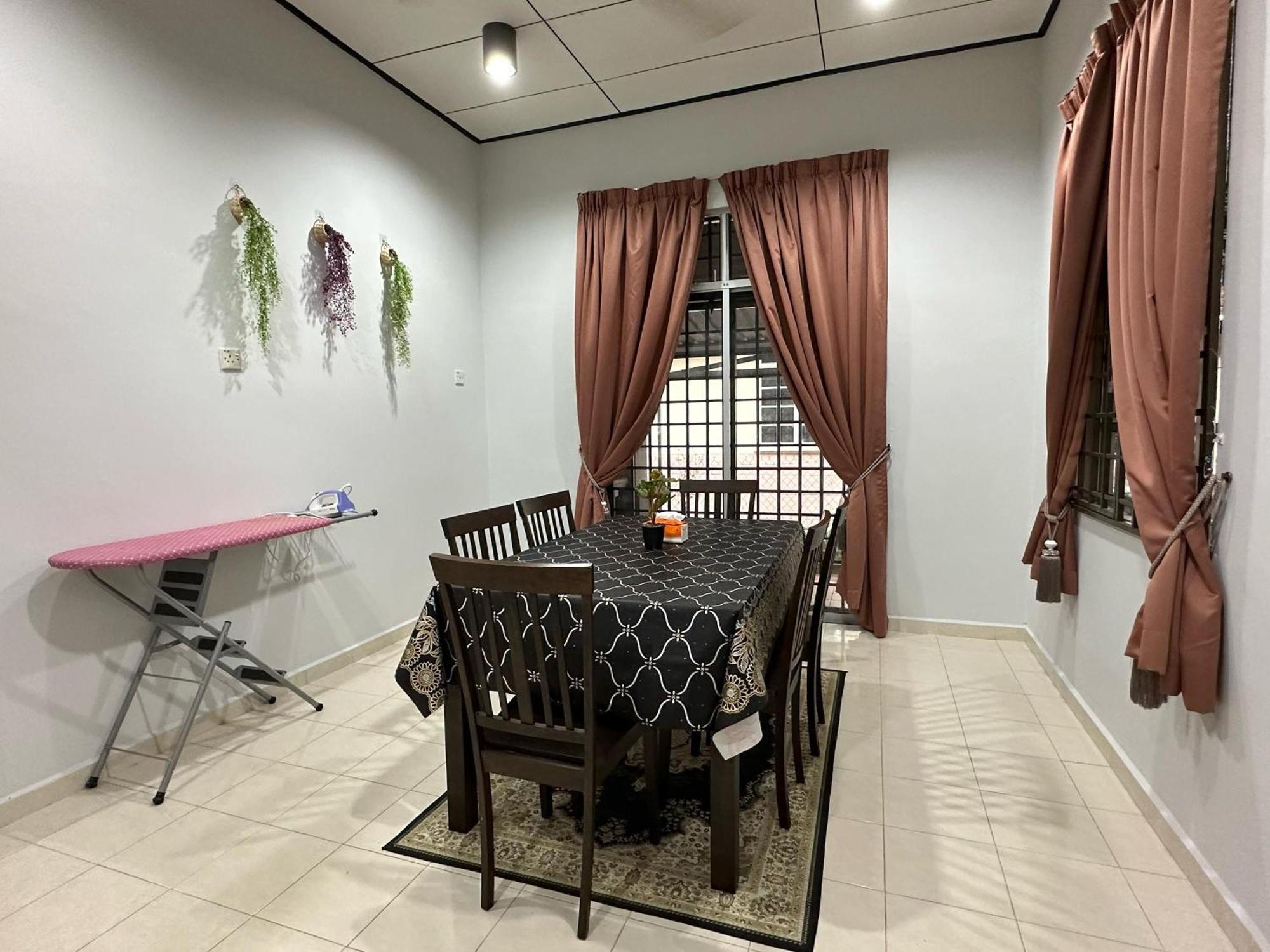Homestay Izhan Bandar Kuala Terengganu Kültér fotó